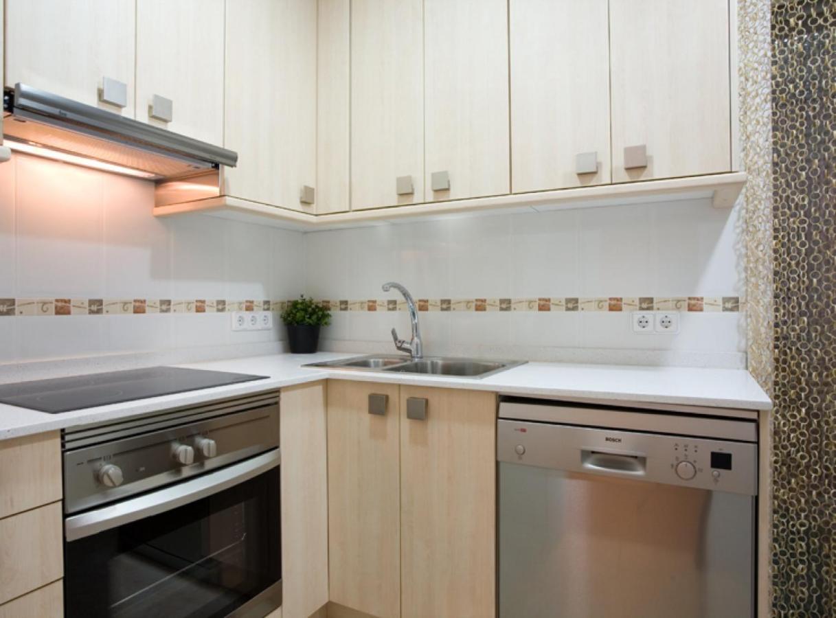 Avinguda Gaudi Apartment Barcelona Luaran gambar